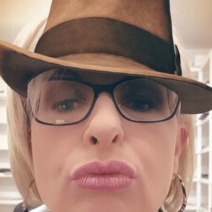 Meet your Posher, Becki